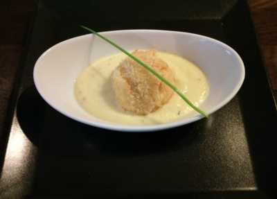 Eier fritiert auf Parmesan-Trüffel-Creme