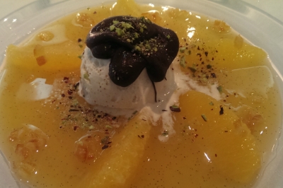 Eis-Schokokugeln auf Orangenragout mit Grand Manier