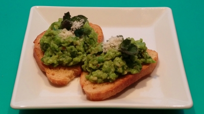 Erbsencrostini