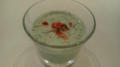 Gurkensuppe, geliert, mit Flußkrebsen