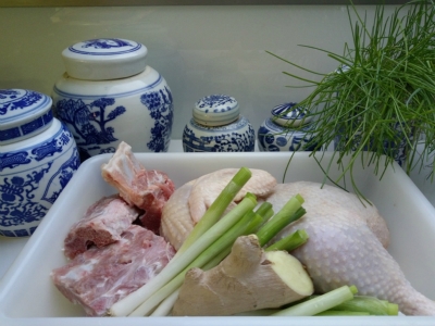 Hühnerbrühe Asiatisch/Pork and Chicken Stock