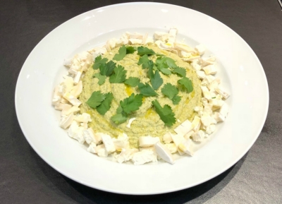 Humus mit Ziegenkäse und Kräutern