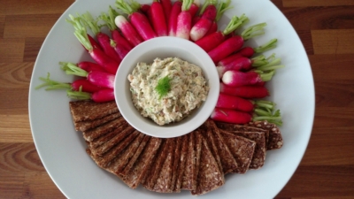 Matjes-Butter mit Radischen