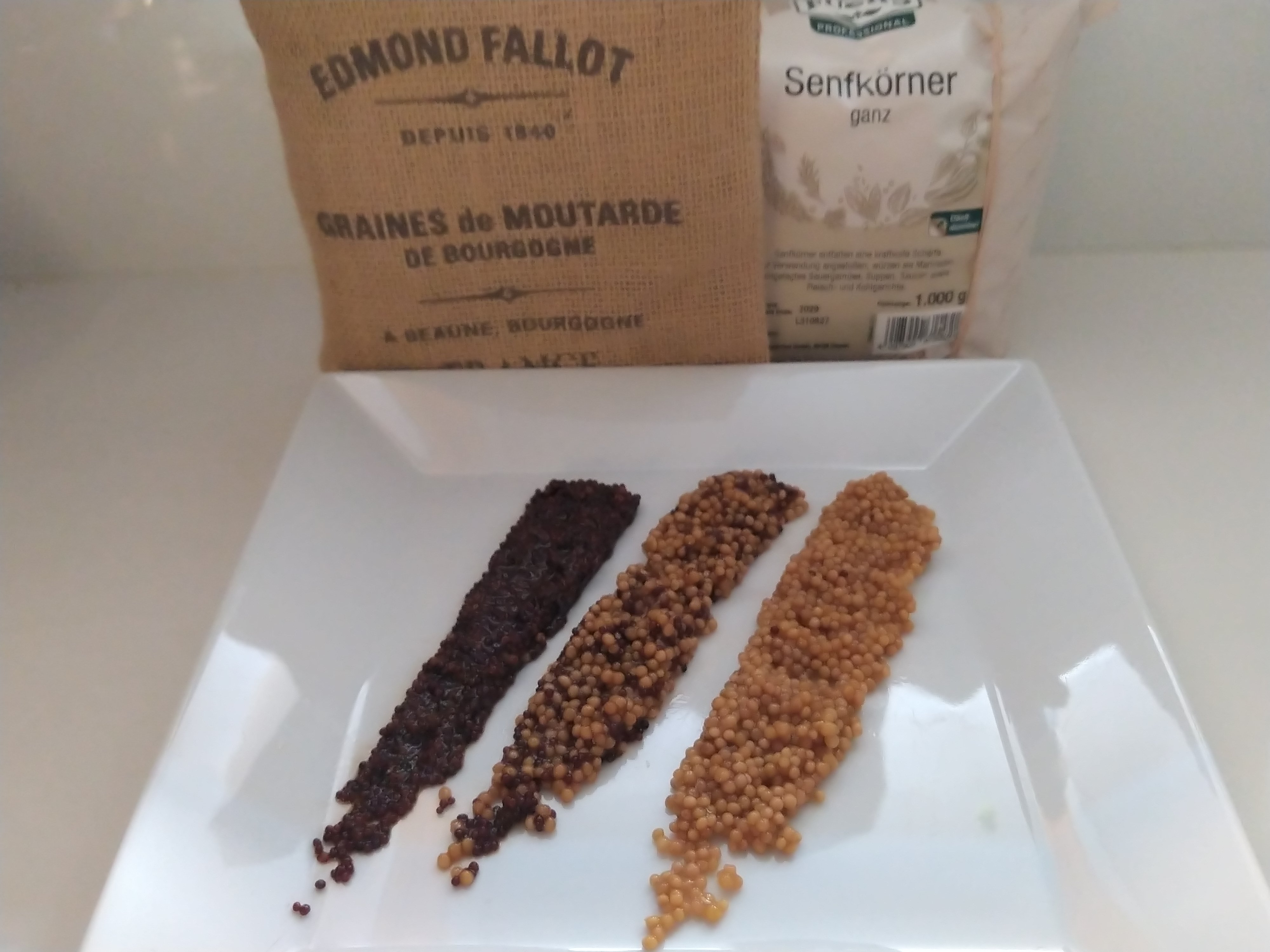 Senfkaviar in Balsamico