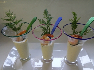 Skyr- Avocado-Gurken Mousse mit Garnelen