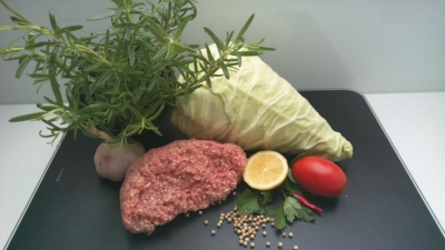 Spitzkohl Rouladen mit Lamm Hackfleisch Füllung