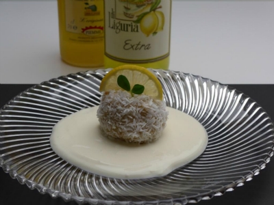 Zitronen-Bällchen auf Limoncello-Creme